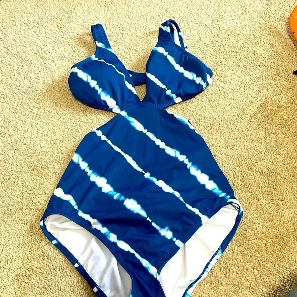 Beach Betty cut out swimsuit medium new without tags